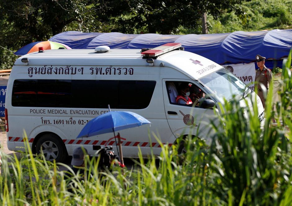 Tęsiama gelbėjimo operacija Tailando urve: iš viso išgelbėti aštuoni vaikai