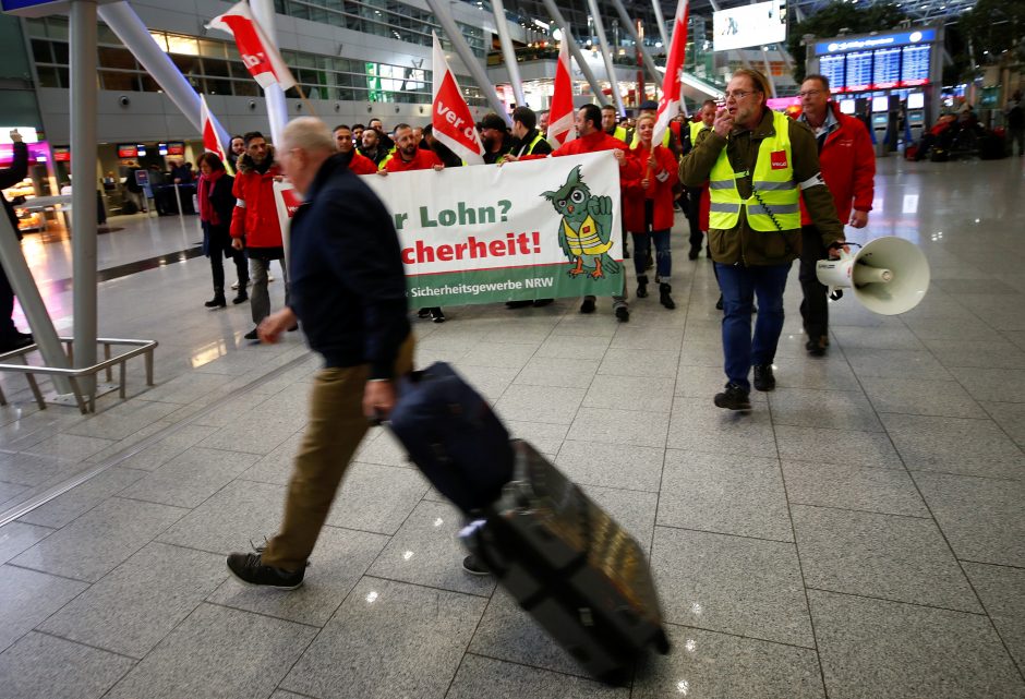 Vokietijoje antradienį streikuos šešių oro uostų apsaugos darbuotojai