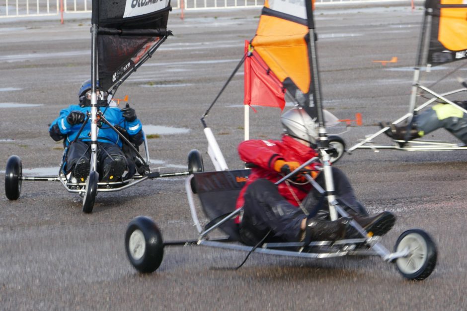 Buriuotojų kantrybės išbandymas „Ice-Blokart“ pasaulio čempionate