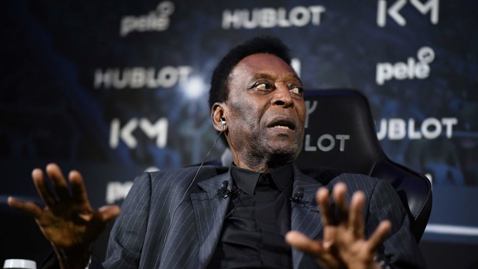 Brazilų legenda Pele atsigauna po auglio operacijos