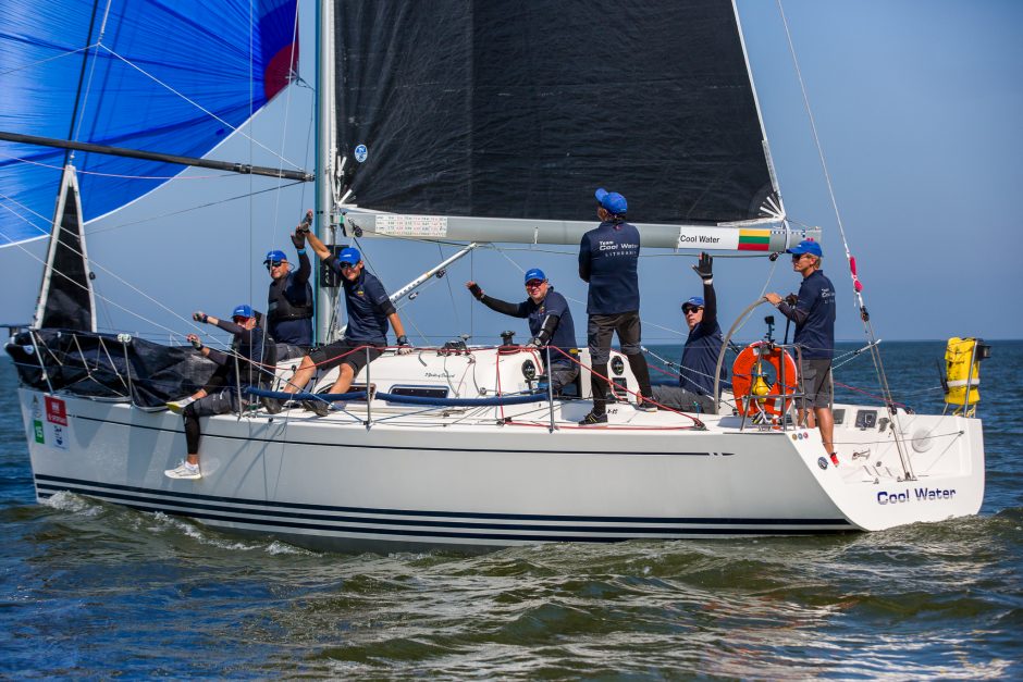 Įspūdingi vaizdai ir įtempta kova: Klaipėdoje startavo 52-oji „Kuršių marių regata“