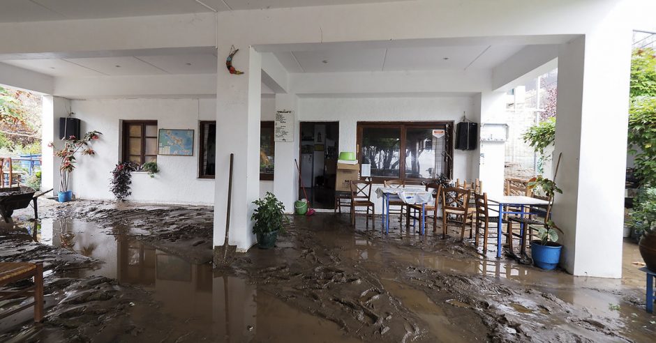 Gaisrų nuniokotą Graikijos salą nusiaubė audra 