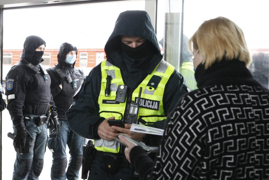 Klaipėdos traukinių stotyje – pareigūnai: jau šiandien vykdė asmenų patikras