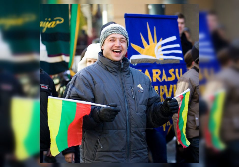 Apklausa: dauguma lietuvių patenkinti gyvenimo pokyčiais laisvoje Lietuvoje 