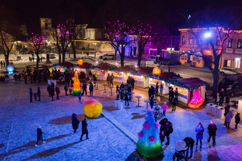 Kosminiame Kauno Kalėdų miestelyje – rekordinio dydžio ledinukas