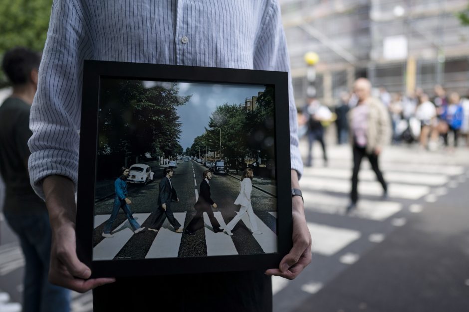 „The Beatles“ gerbėjai paminėjo legendinio „Abbey Road“ albumo viršelio jubiliejų