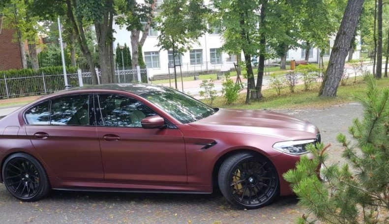 Ragina būti atsargiems: Palangoje vagys nusiaubė tris BMW