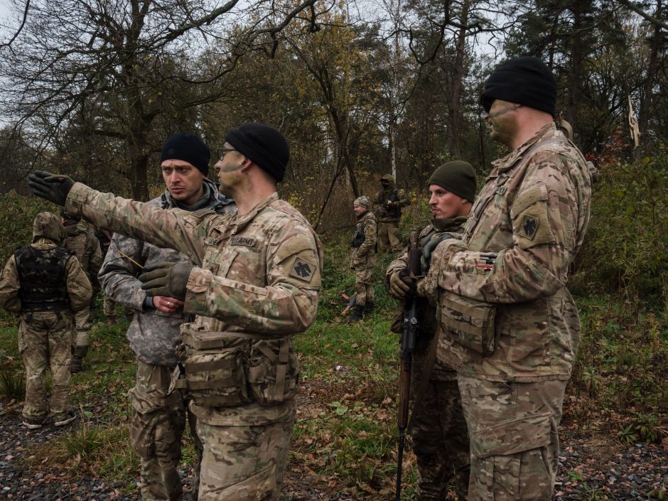 Ukraina pradeda bendras karines pratybas su NATO pajėgomis