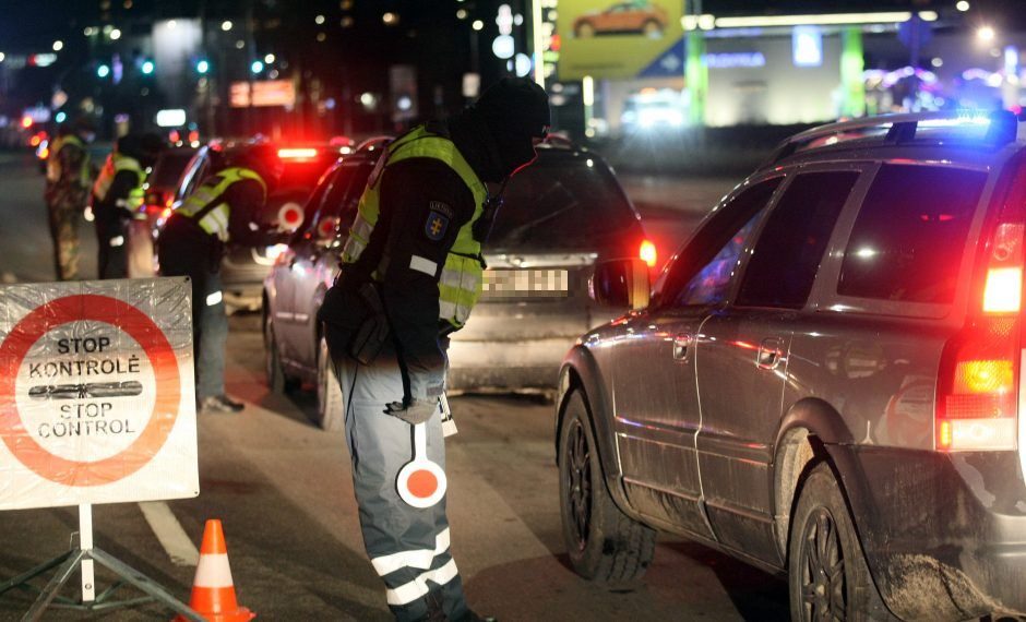 Per ilgąjį šventinį savaitgalį patikros postuose apgręžta per 16 tūkst. automobilių