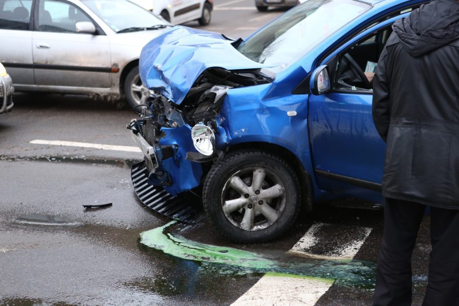 Praėjusią parą šalies keliuose sužeisti aštuoni žmonės