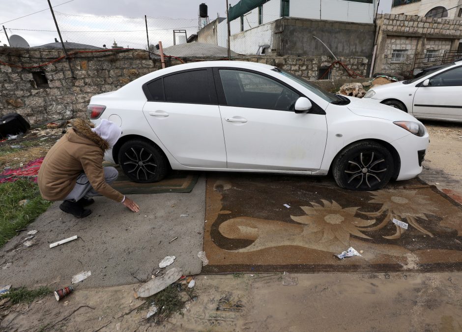 Jeruzalės palestiniečių rajone nuniokota daugiau kaip 160 automobilių