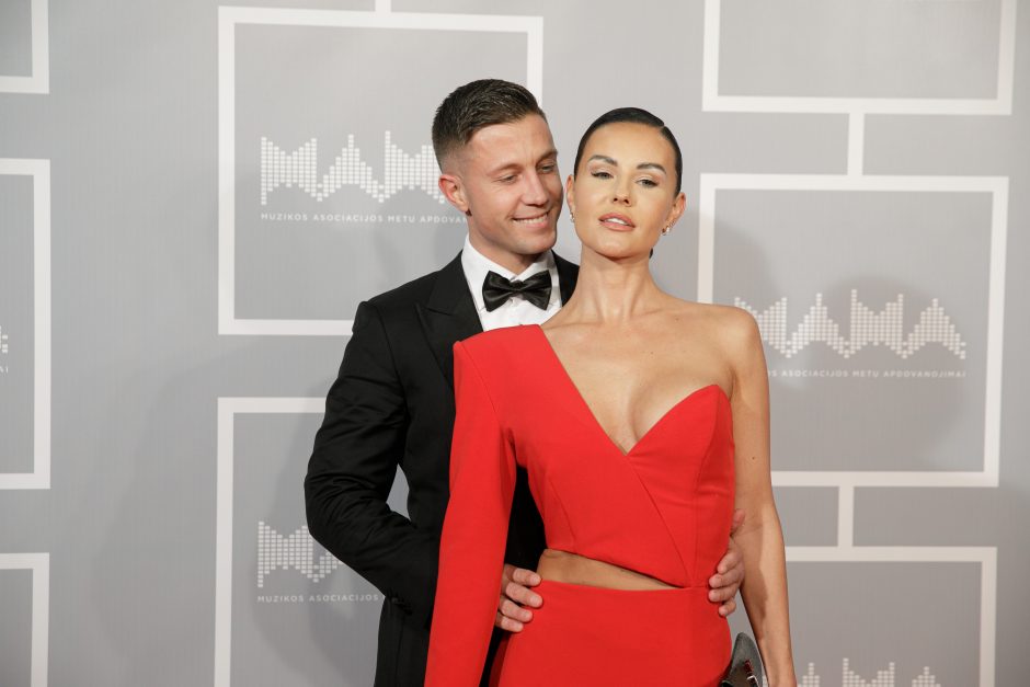 M.A.M.A. apdovanojimai: ant raudonojo kilimo – ryškiausios žvaigždės