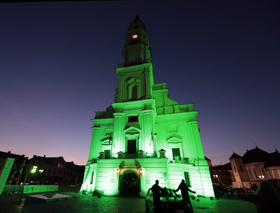 Minint Organų donorystės ir transplantacijos dieną Kauno rotušė nušvito žalia spalva