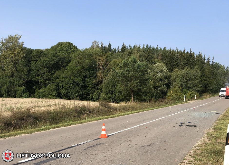 Kalvarijos savivaldybėje apsivertė automobilis su penkiais vaikais, du ligoninėje