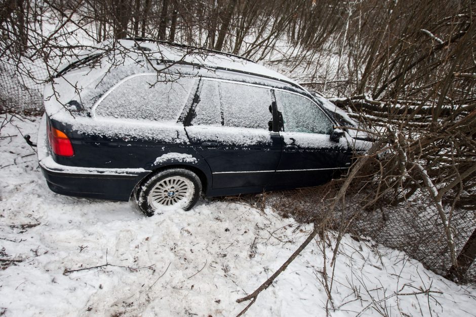 Savaitė šalies keliuose: žuvo trys eismo dalyviai, sužeisti – 29