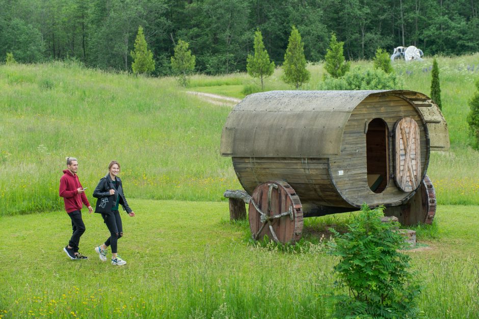 Keistų eksponatų parkas dovanoja nemokamų pramogų