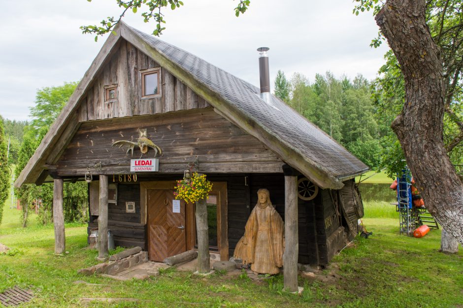 Keistų eksponatų parkas dovanoja nemokamų pramogų