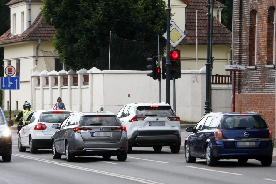 Dėl žaliųjų rodyklių uostamiestyje – nesibaigiantys rebusai