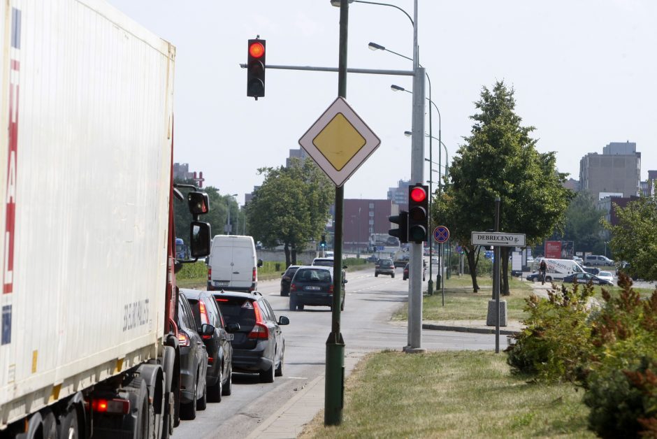 Dėl žaliųjų rodyklių uostamiestyje – nesibaigiantys rebusai