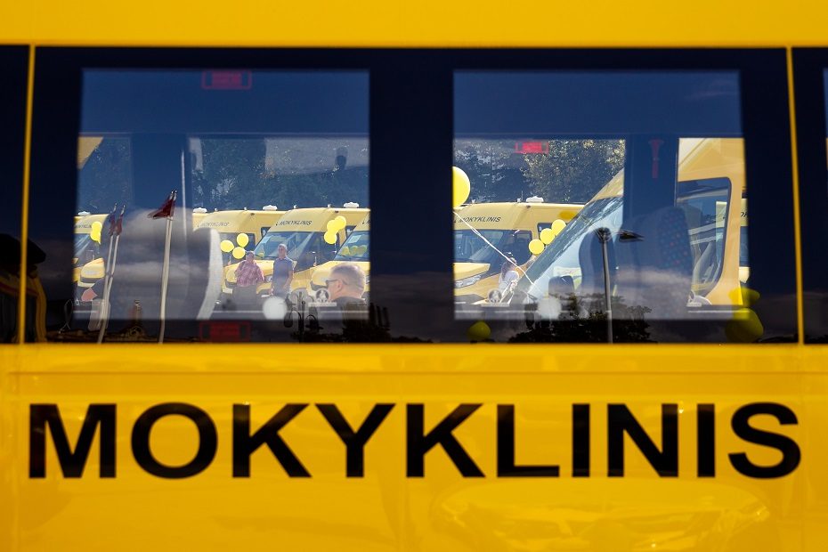 Kova dėl vietos mokykliniame autobusėlyje: problema – aktuali, bet kalbėtis nori ne visi?