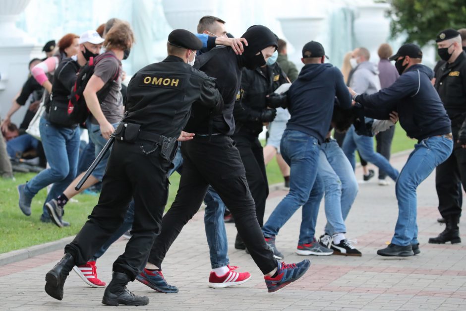 Baltarusijoje per demonstracijas sulaikyta virš 200 žmonių