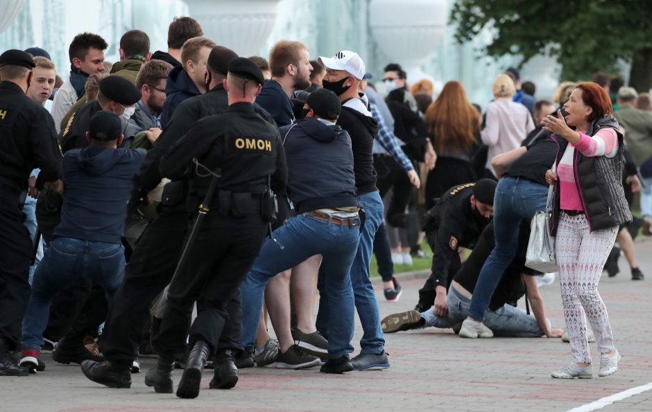 Baltarusijoje per demonstracijas sulaikyta virš 200 žmonių