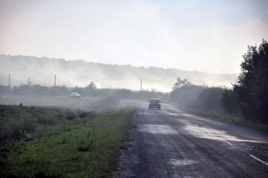 Šiaurės Lietuvoje ir Tauragės apskrityje eismo sąlygas sunkina rūkas