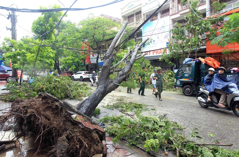 Šiaurinėje Vietnamo dalyje praūžus tornadui žuvo trys žmonės, dar 18 sužeisti