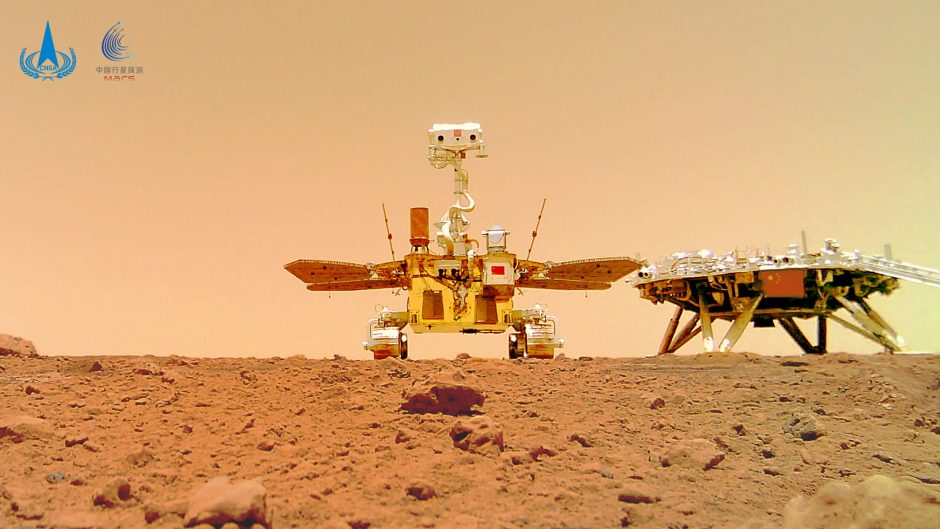 Marsaeigis palieka Raudonojoje planetoje „Kinijos pėdsaką“