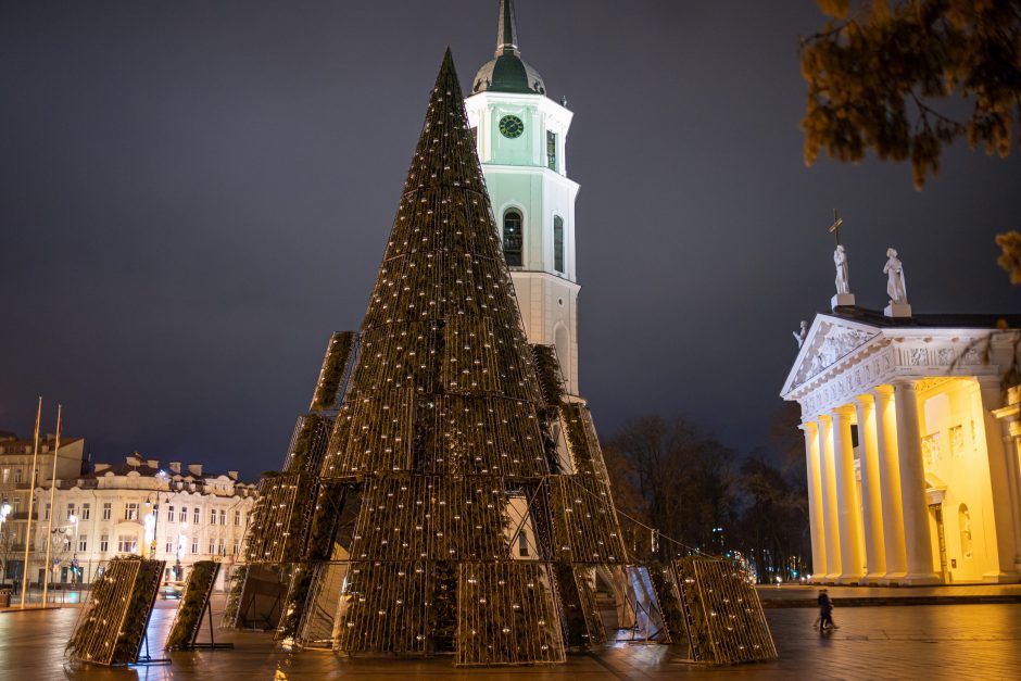 Vilnius Naujuosius metus sutiks namuose: miesto aikštėse užges eglės, nebus ir fejerverkų