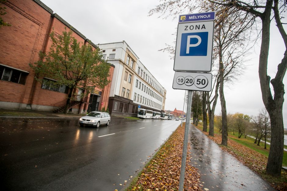 Kaunietis apie mokamo automobilių parkavimo zonas Kaune: vyksta žmonių kvailinimas