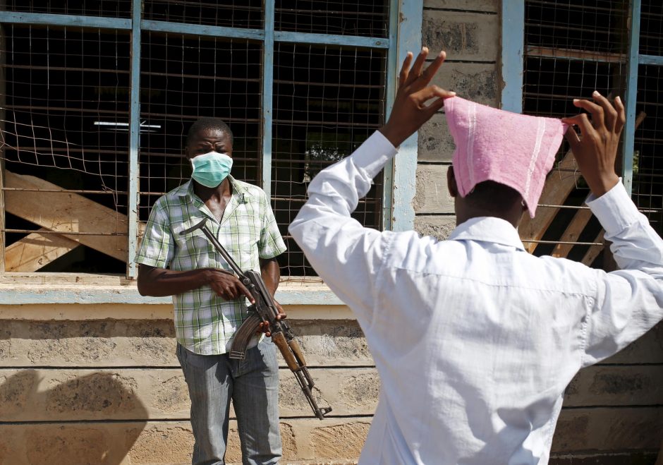 Kenijoje areštuoti su žudynėmis universitete siejami penki asmenys