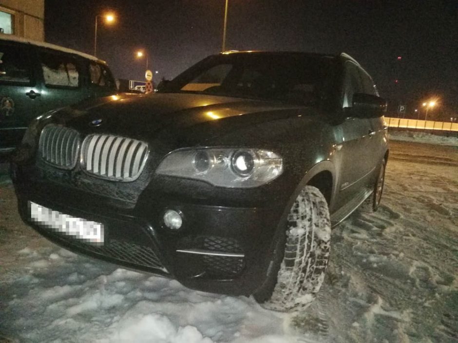 Pareigūnų laimikis – prabangūs, užsienyje vogti BMW