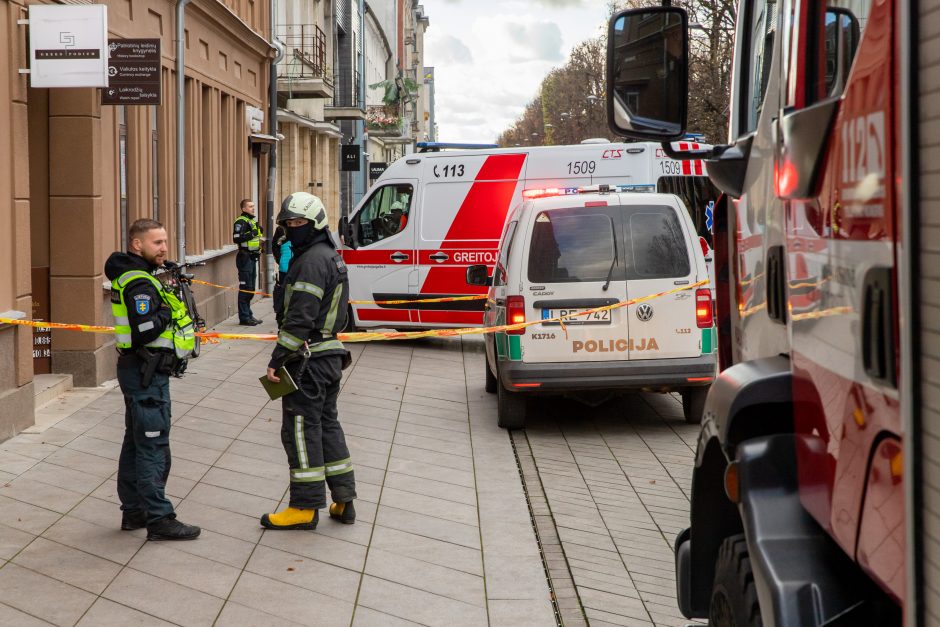 Specialiųjų tarnybų apgultis Laisvės alėjoje baigėsi kurioziškai 