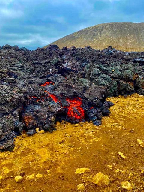 Lietuvis iš arti stebi Islandijos ugnikalnį: baisu, bet kažkas ten labai traukia