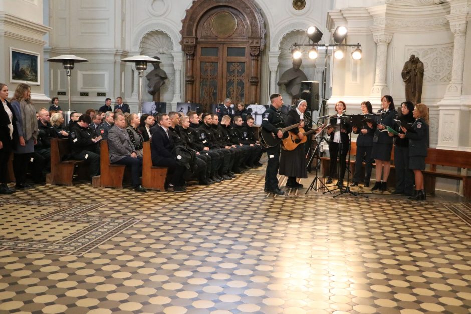 Už išgelbėtas žmonių gyvybes apdovanotas jaunas kaunietis