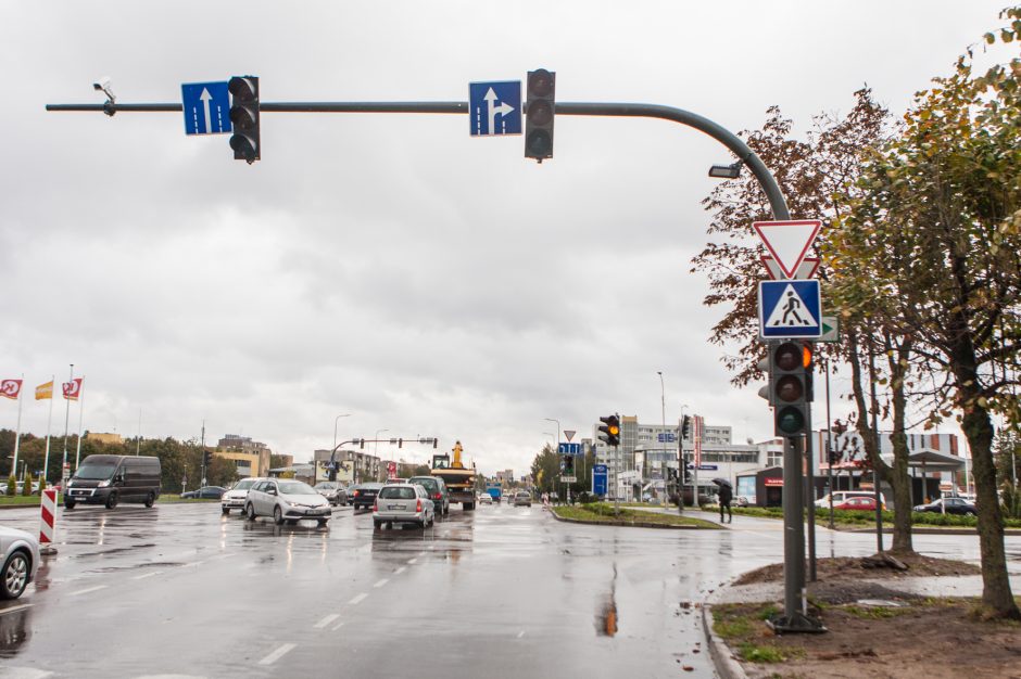 Šviesoforai Kauno gatvėse kelia sumaištį – čia užprogramuotos avarijos