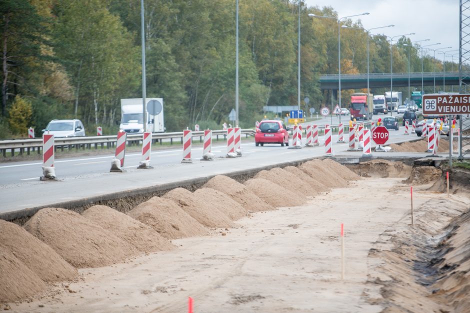 Magistralėje – dar viena eismą trikdanti vieta