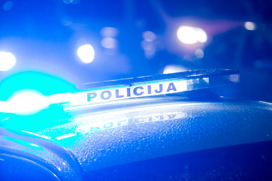 Policija stabdo įvažiuojančius į Kauną: tenka laukti eilėse, o kai kam – ir apsisukti