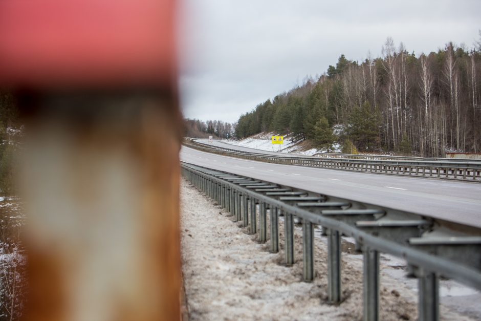 Kas kaltas dėl sugadintų padangų: duobės ar vairuotojai?