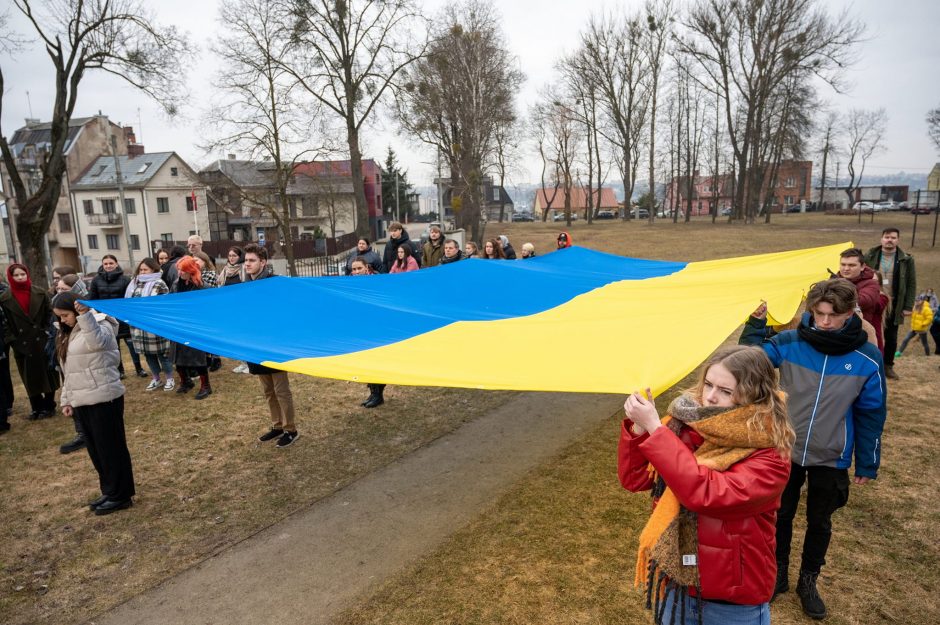 Ant Pelėdų kalno suplevėsavo Ukrainos vėliava