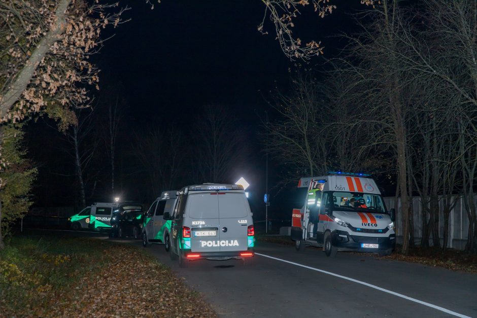 Žmogžudystė Kaune: įtariamo šaulio automobilyje – keisti radiniai