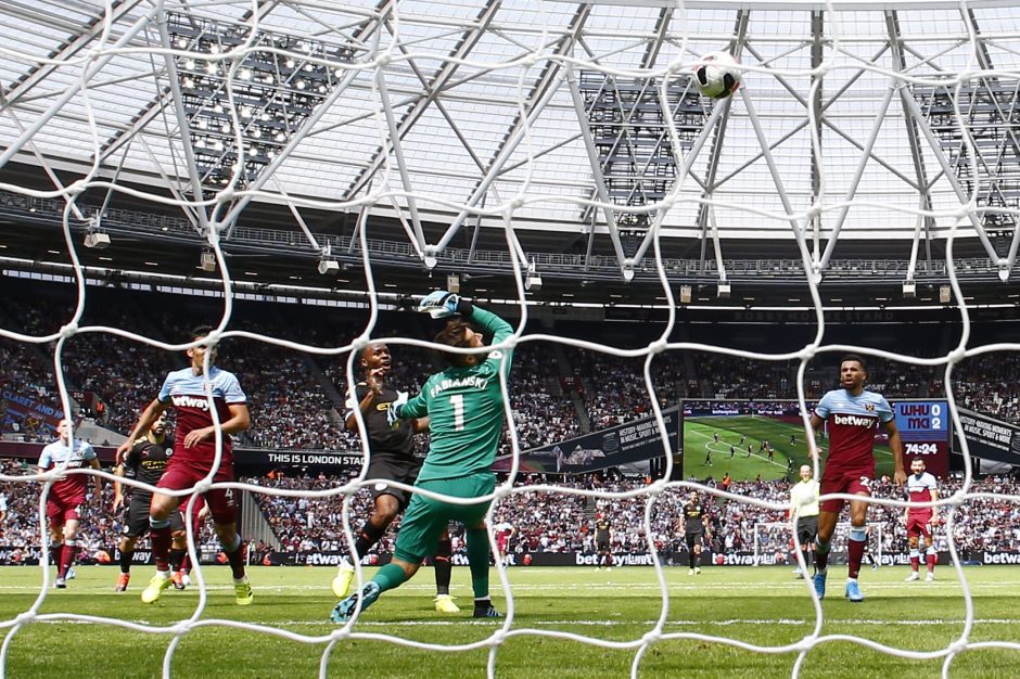 Titulo gynybą „Manchester City“ pradėjo triuškinančia pergale