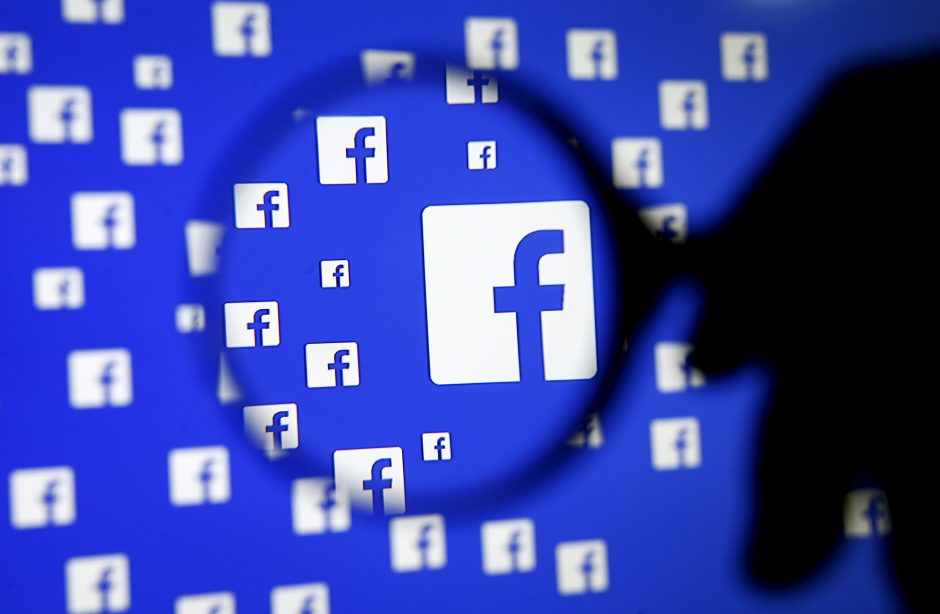 „Facebook“ skelbia karą netikroms naujienoms Vokietijoje