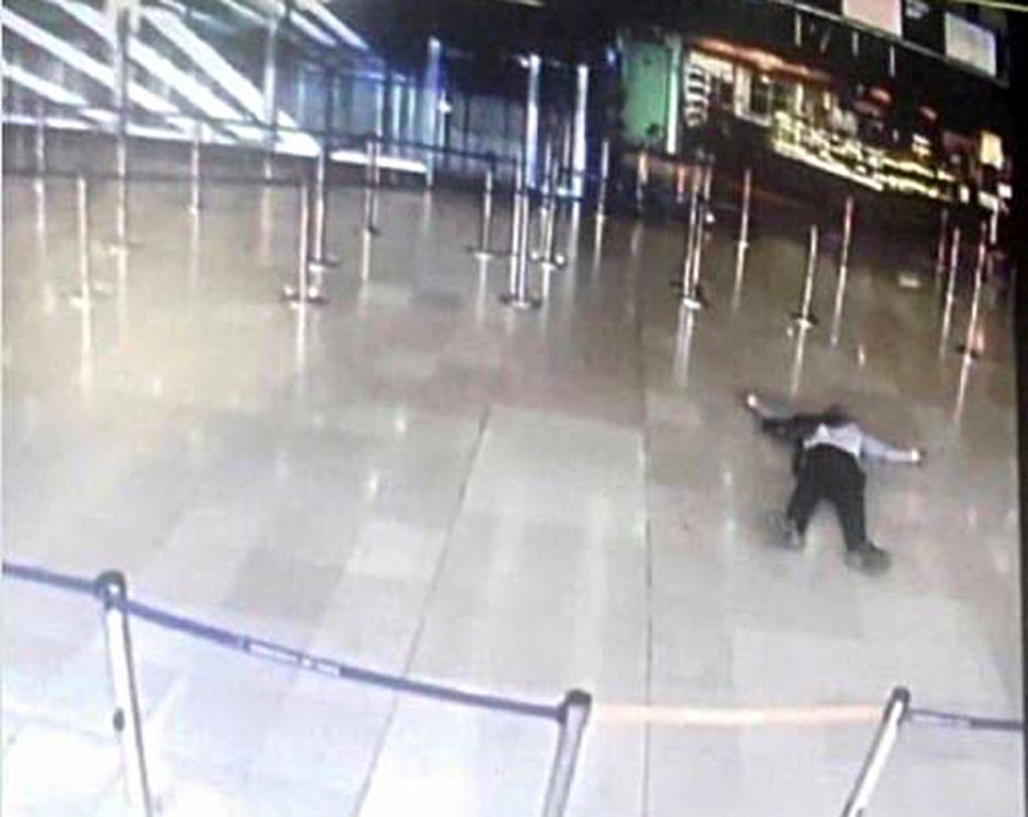 Paryžiaus oro uosto užpuolikas buvo girtas ir vartojęs narkotikų