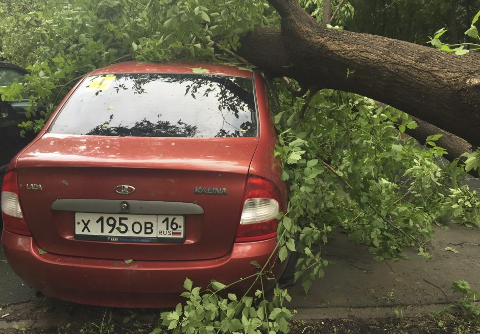 Maskvoje siautusi vėtra nusinešė daugiausiai gyvybių per šimtmetį 