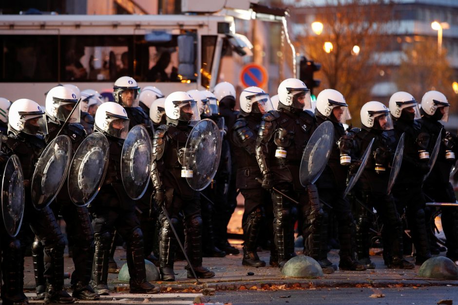 Briuselyje per protestą prieš COVID-19 ribojimus kilo smurtas 