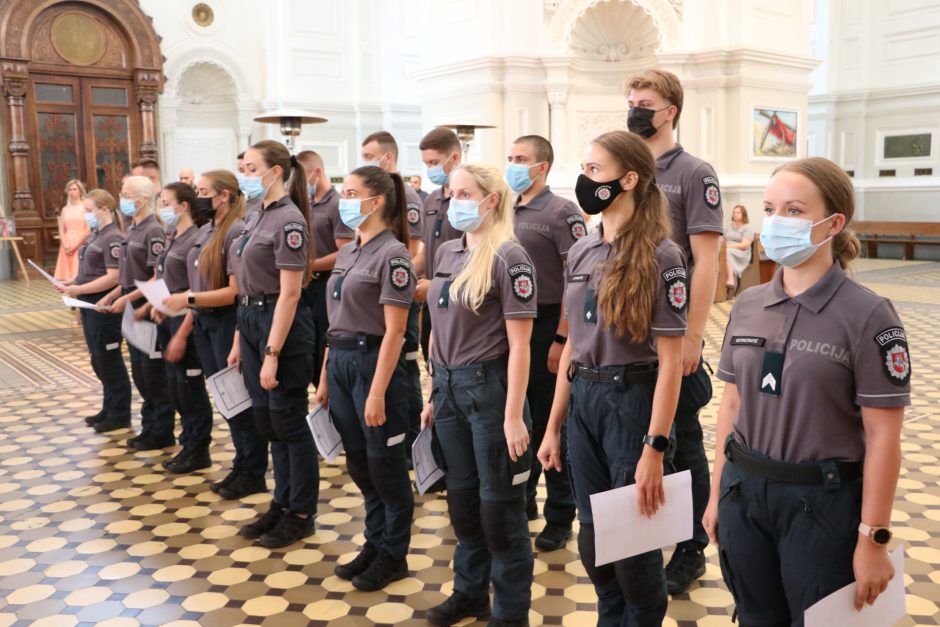 Kaune Prisiekė Nauji Pareigunai Sia Profesija Pasirinko Dėl Noro Padėti Zmonėms Kaunodiena Lt