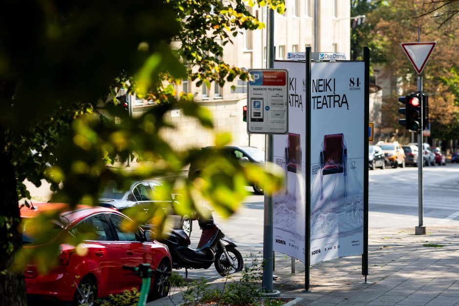 Sako, kad reklama „Neik į teatrą“ – puiki: iš šio nesusipratimo naudos sulauksime visi