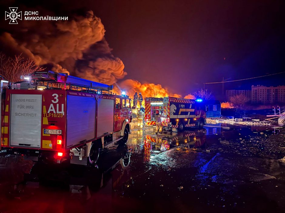 Ukraina praneša apie smarkius mūšius šalies rytuose ir Rusijos Kursko srityje